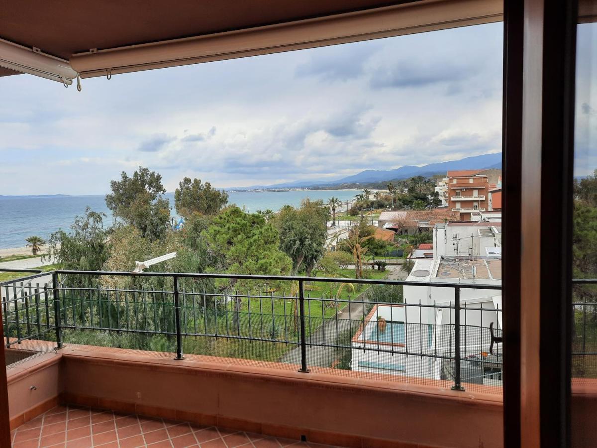 Golfo Di Tindari Apartments Falcone Eksteriør billede