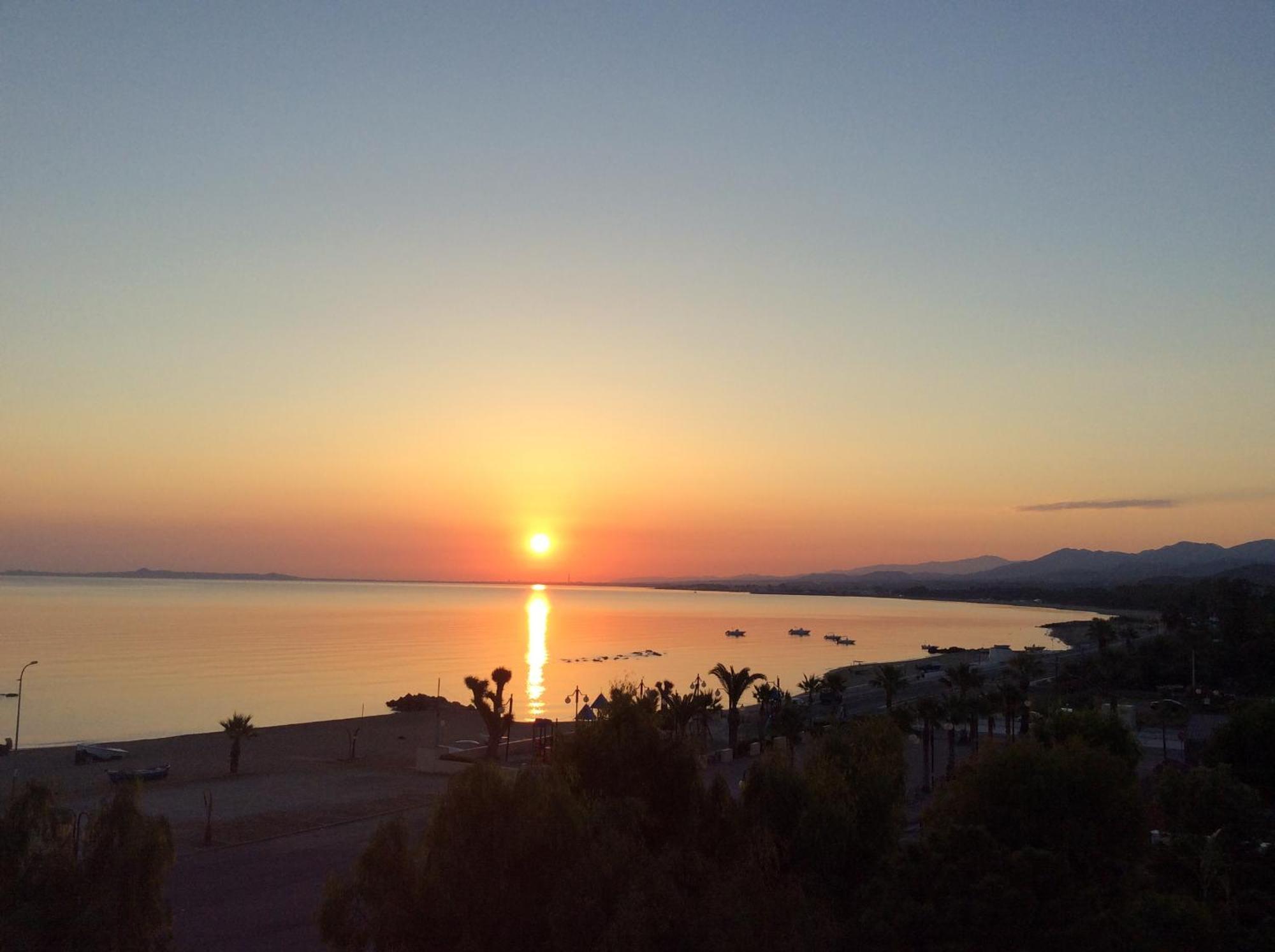 Golfo Di Tindari Apartments Falcone Eksteriør billede