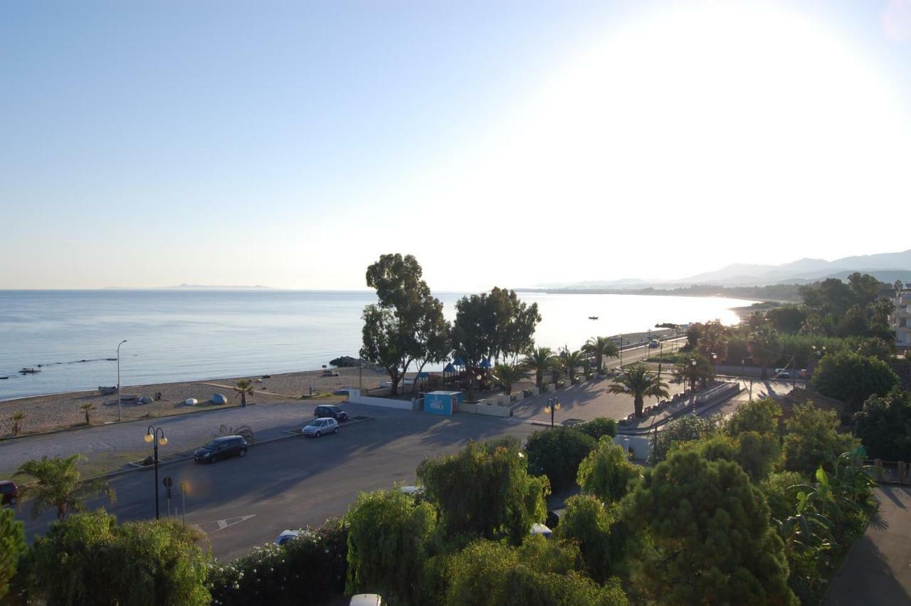 Golfo Di Tindari Apartments Falcone Eksteriør billede