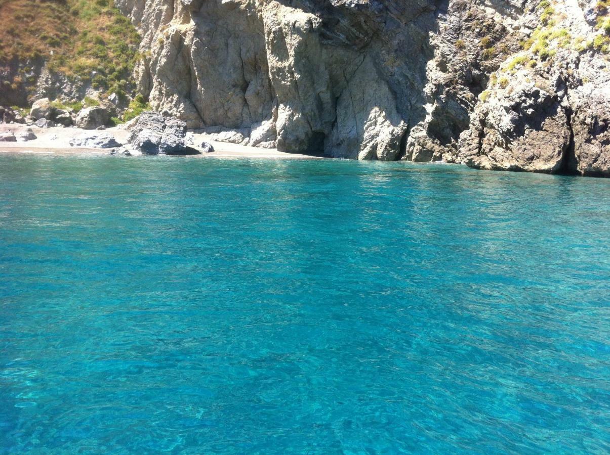 Golfo Di Tindari Apartments Falcone Eksteriør billede