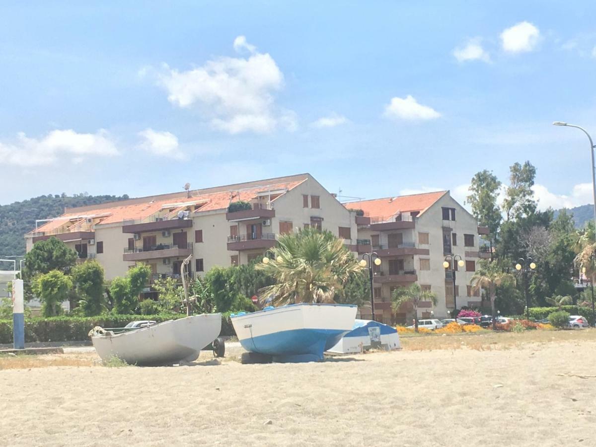 Golfo Di Tindari Apartments Falcone Eksteriør billede