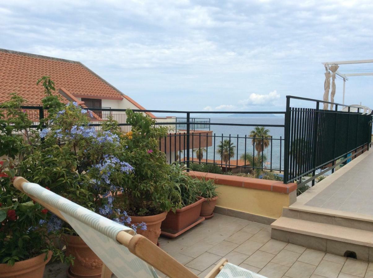 Golfo Di Tindari Apartments Falcone Eksteriør billede