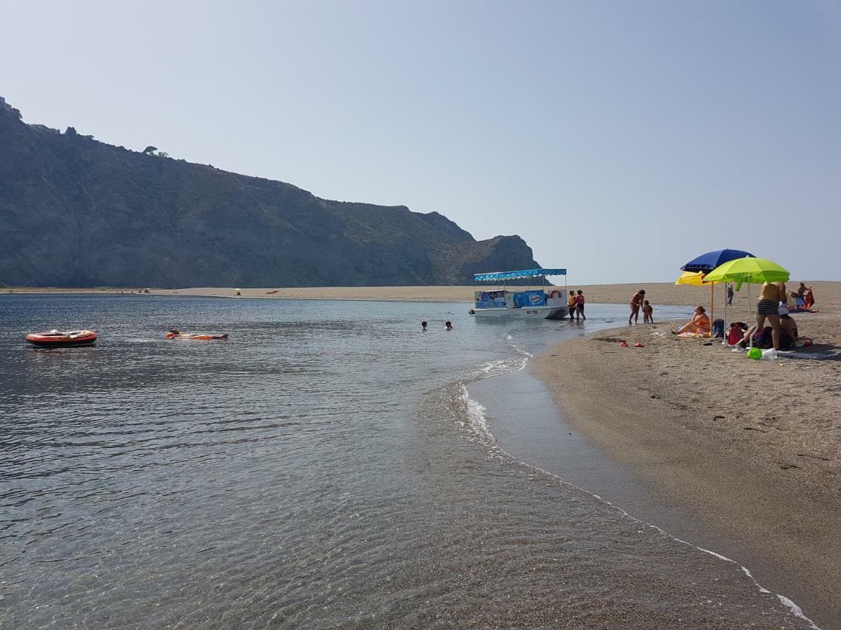 Golfo Di Tindari Apartments Falcone Eksteriør billede